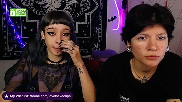 lovelockedlips online show from December 3, 2025, 2:23 am