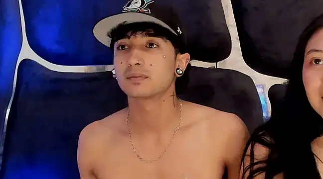 LauryAndNarem69 online show from March 15, 2025, 1:51 pm