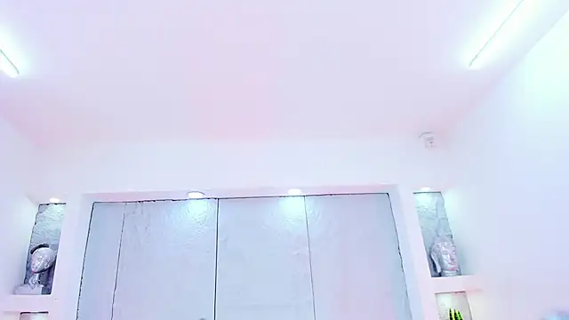 Snapshot of DulceVela_ chatting on October 21, 2025, 10:53 pm DulceVela  online show from October 21, 2025, 10:53 pm