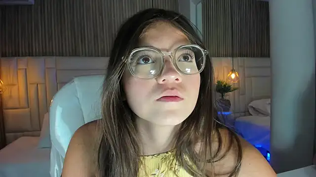 Snapshot of DulceVela_ chatting on September 9, 2025, 10:41 pm DulceVela  online show from September 9, 2025, 10:41 pm