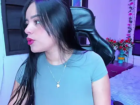 Snapshot of Lucy_Brunno chatting on December 19, 2025, 1:46 pm Lucy Brunno online show from December 19, 2025, 1:46 pm