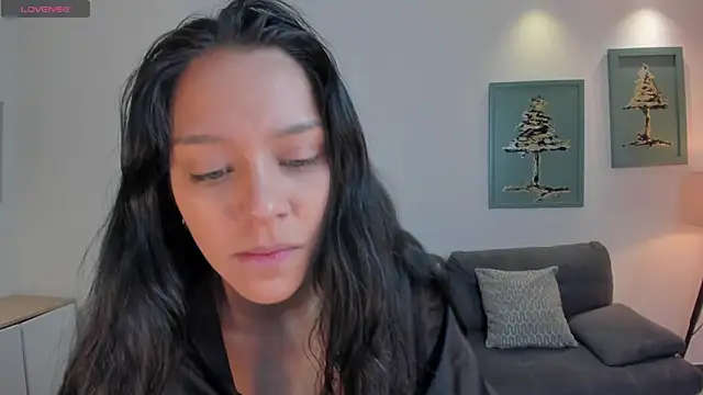 AmaliaCrus online show from June 21, 2026, 6:03 pm