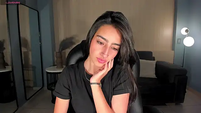 LarisaSmirnov online show from September 19, 2025, 4:27 am