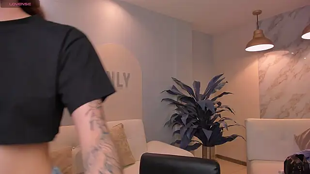 MaiaCollins online show from February 21, 2026, 4:53 pm