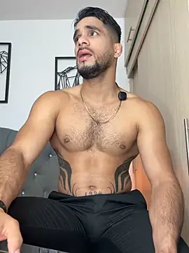 Snapshot of Maximiliano_ford chatting on December 21, 2025, 10:50 am Maximiliano ford online show from December 21, 2025, 10:50 am