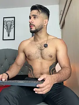 Snapshot of Maximiliano_ford chatting on November 8, 2025, 10:41 am Maximiliano ford online show from November 8, 2025, 10:41 am