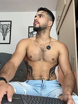 Snapshot of Maximiliano_ford chatting on November 13, 2025, 10:08 am Maximiliano ford online show from November 13, 2025, 10:08 am