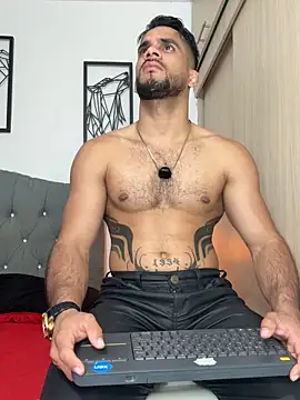 Snapshot of Maximiliano_ford chatting on December 13, 2025, 10:16 pm Maximiliano ford online show from December 13, 2025, 10:16 pm