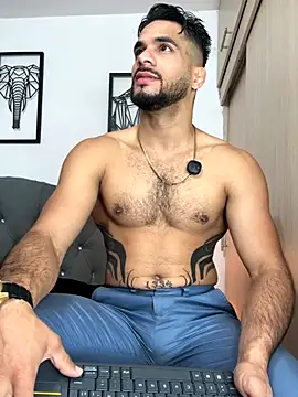 Snapshot of Maximiliano_ford chatting on November 10, 2025, 10:42 am Maximiliano ford online show from November 10, 2025, 10:42 am