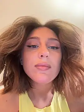 MiaaLoveeee online show from April 4, 2026, 1:06 pm