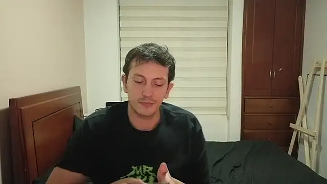 Snapshot of hardaftercum chatting on April 6, 2026, 4:46 am hardaftercum online show from April 6, 2026, 4:46 am