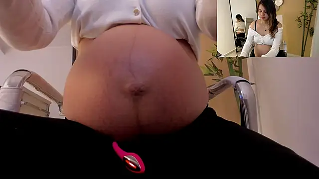 Emma bloom   online show from February 26, 2026, 5:02 pm