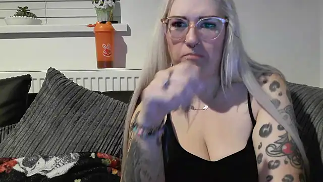 Sizzling Indie36 online show from September 30, 2025, 9:43 pm