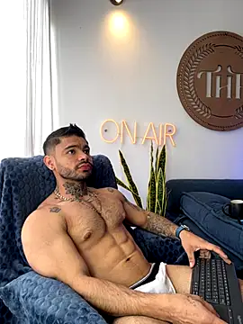 thiagoferrari2 online show from October 14, 2025, 1:12 pm