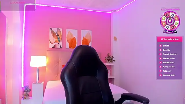 Snapshot of Molly_h0t chatting on February 3, 2026, 12:21 pm Molly h0t online show from February 3, 2026, 12:21 pm