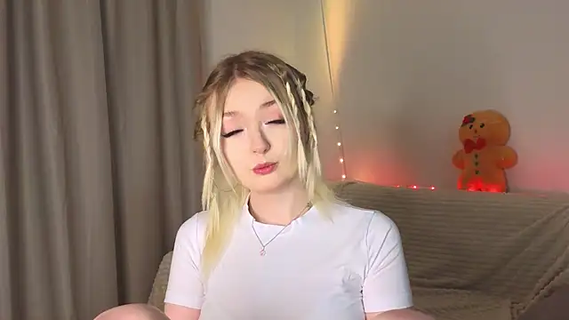 Snapshot of minigirl chatting on February 6, 2026, 4:03 pm minigirl online show from February 6, 2026, 4:03 pm