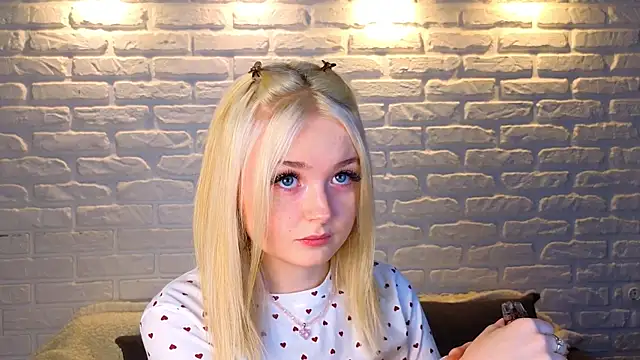 Snapshot of minigirl chatting on March 23, 2025, 4:05 am minigirl online show from March 23, 2025, 4:05 am