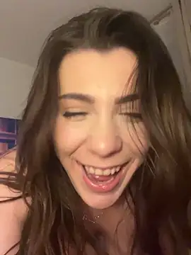 Snapshot of Natasha_Cameron22 chatting on April 4, 2026, 9:43 pm Natasha Cameron22 online show from April 4, 2026, 9:43 pm