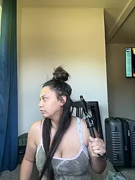 hoesluvcedes online show from June 3, 2026, 12:55 am
