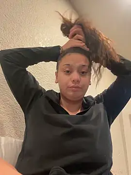 hoesluvcedes online show from May 29, 2026, 9:37 am