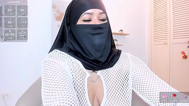 Layla arabelle online show from November 26, 2025, 7:47 pm