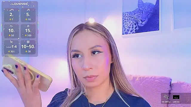 Valen ross  online show from July 25, 2026, 9:10 pm
