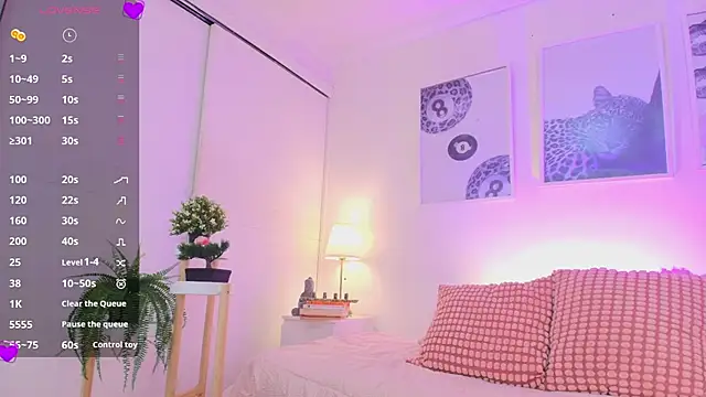 Snapshot of Valen_ross_ chatting on February 3, 2026, 8:25 pm Valen ross online show from February 3, 2026, 8:25 pm