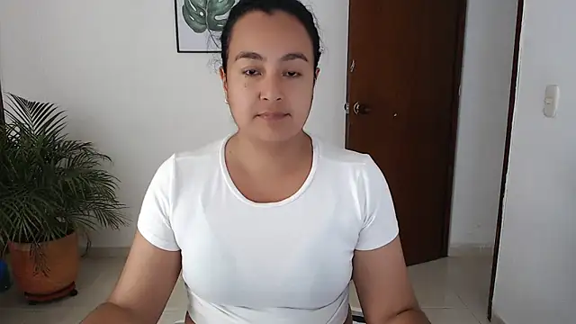 Snapshot of Themagicpotion chatting on May 31, 2026, 6:09 pm Themagicpotion online show from May 31, 2026, 6:09 pm