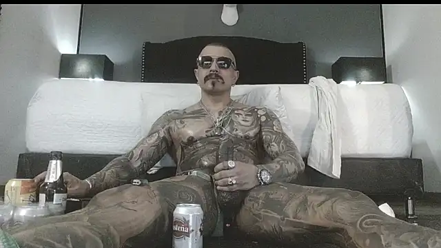 danilog515 online show from November 16, 2025, 12:15 am