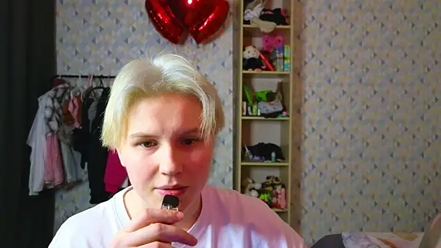 Snapshot of Tara_Lawson chatting on February 7, 2026, 3:09 pm Tara Lawson online show from February 7, 2026, 3:09 pm