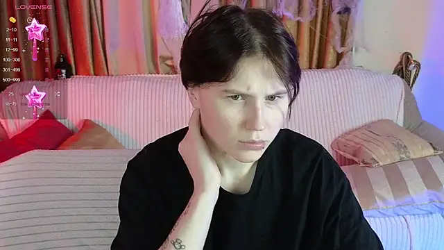 Snapshot of Tara_Lawson chatting on November 2, 2025, 10:53 am Tara Lawson online show from November 2, 2025, 10:53 am