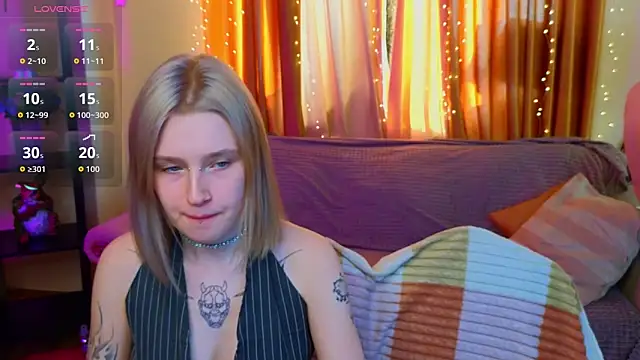 Snapshot of Tara_Lawson chatting on February 4, 2026, 11:05 am Tara Lawson online show from February 4, 2026, 11:05 am