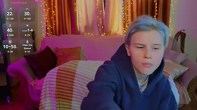 Snapshot of Tara_Lawson chatting on February 5, 2026, 11:17 am Tara Lawson online show from February 5, 2026, 11:17 am