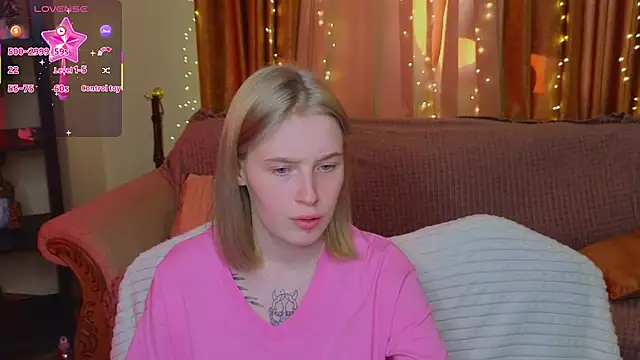 Snapshot of Tara_Lawson chatting on January 9, 2026, 11:17 am Tara Lawson online show from January 9, 2026, 11:17 am