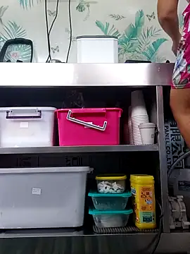 emiliemilf online show from April 13, 2026, 1:31 am