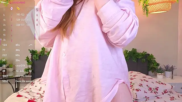 ConstanceHelms online show from November 16, 2025, 5:12 am