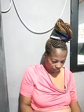 sexylira online show from October 14, 2025, 3:56 pm