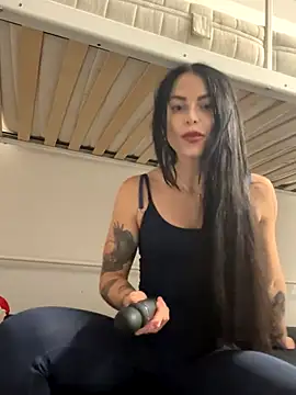 missninasparkle online show from November 18, 2025, 5:44 am