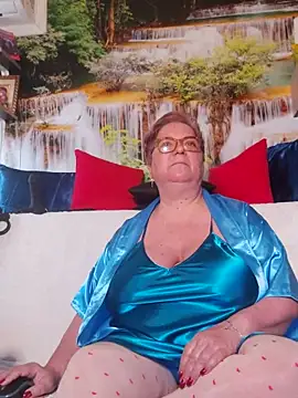 QueenPammy1 online show from February 2, 2026, 7:29 am