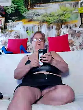 QueenPammy1 online show from September 22, 2025, 7:03 am