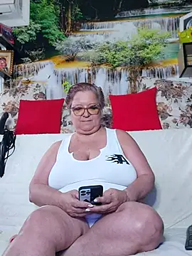 QueenPammy1 online show from September 17, 2025, 6:37 am