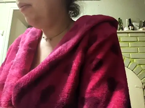 mimi19820 online show from April 16, 2026, 9:39 pm