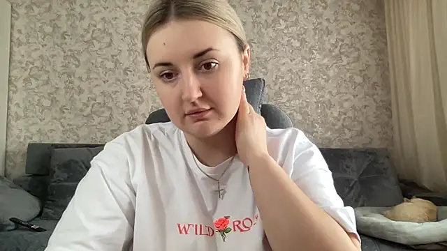 Snapshot of JudeValenti chatting on November 6, 2025, 6:28 am JudeValenti online show from November 6, 2025, 6:28 am