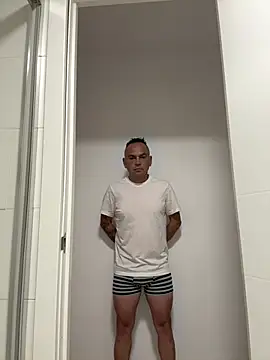 mateocali25 online show from May 16, 2026, 12:59 pm
