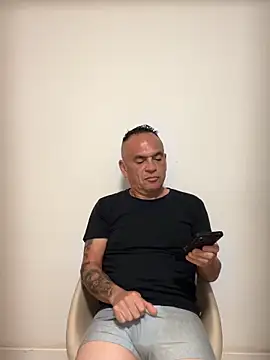 mateocali25 online show from May 25, 2026, 7:34 pm