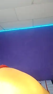 marina huerta03 online show from November 28, 2025, 7:25 pm