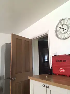 baddieinabenz online show from April 16, 2026, 8:59 am