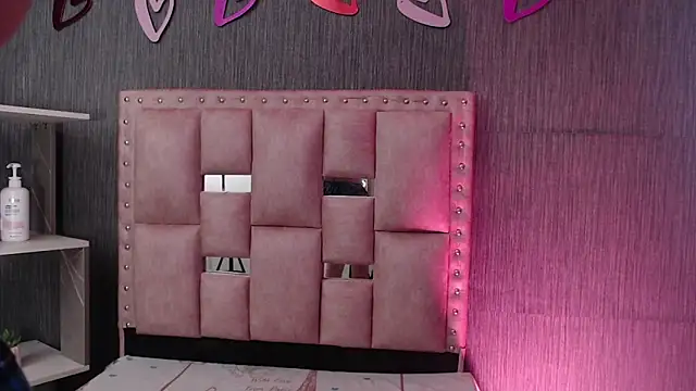 Snapshot of Thalia_anderson chatting on February 26, 2026, 3:45 pm Thalia anderson online show from February 26, 2026, 3:45 pm