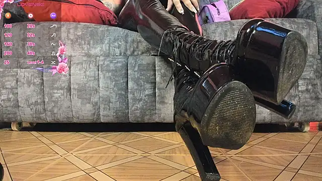 Snapshot of _LuanaDabbraccio chatting on February 20, 2026, 2:08 pm LuanaDabbraccio online show from February 20, 2026, 2:08 pm