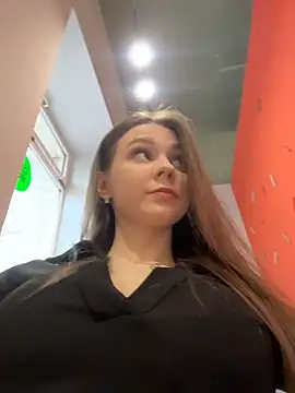 MilaBee online show from April 5, 2026, 11:06 am